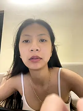 Snapshot of Lil-Gi chatting on 21, 10, 2025 Lil-Gi online show from 21, 10, 2025