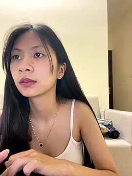 Snapshot of Lil-Gi chatting on 28, 10, 2025 Lil-Gi online show from 28, 10, 2025