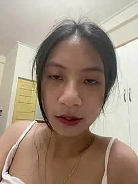 Snapshot of Lil-Gi chatting on 11, 9, 2025 Lil-Gi online show from 11, 9, 2025