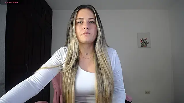 Veronika  Winslow  online show from 3, 10, 2025