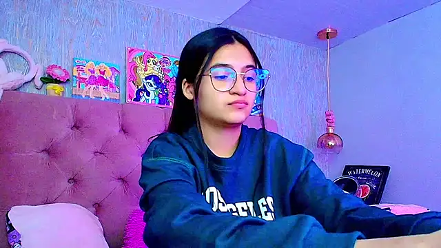 Snapshot of laurenelove chatting on 19, 1, 2026 laurenelove online show from 19, 1, 2026