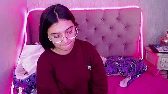 laurenelove online show from 4, 10, 2025