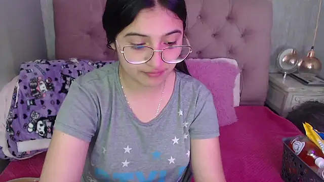 laurenelove online show from 9, 10, 2025