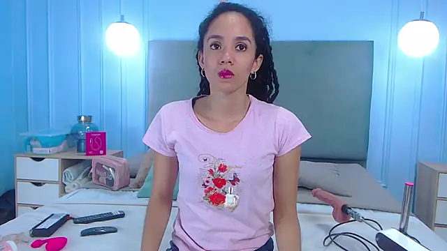 Snapshot of TerryGreenwood chatting on 5, 11, 2025 TerryGreenwood online show from 5, 11, 2025