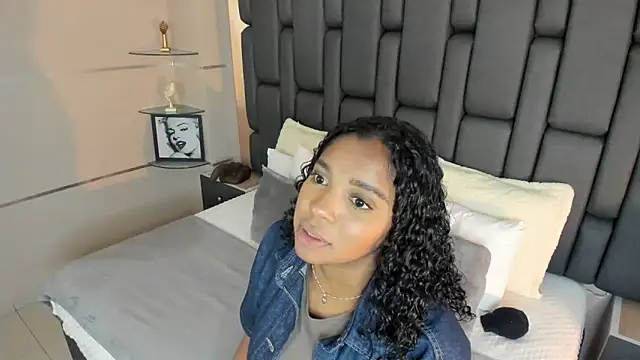 LisaMendez online show from 7, 10, 2025