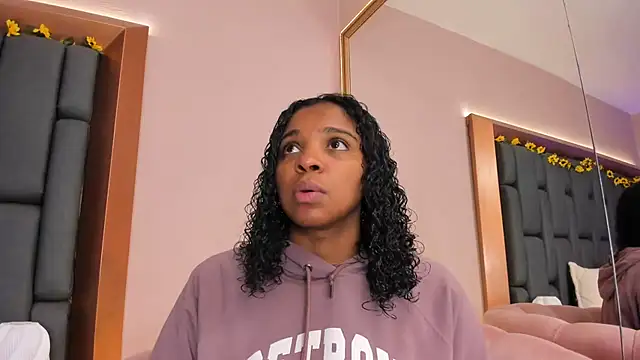 LisaMendez online show from 21, 12, 2025