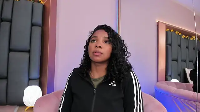 LisaMendez online show from 19, 11, 2025