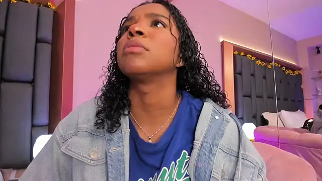 LisaMendez online show from 16, 12, 2025