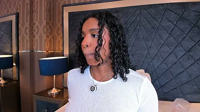Snapshot of LisaMendez chatting on 10, 7, 2026 LisaMendez online show from 10, 7, 2026