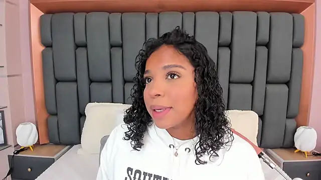 LisaMendez online show from 21, 10, 2025