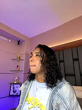 LisaMendez online show from 4, 10, 2025