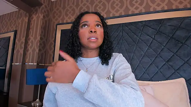 Snapshot of LisaMendez chatting on 11, 7, 2026 LisaMendez online show from 11, 7, 2026