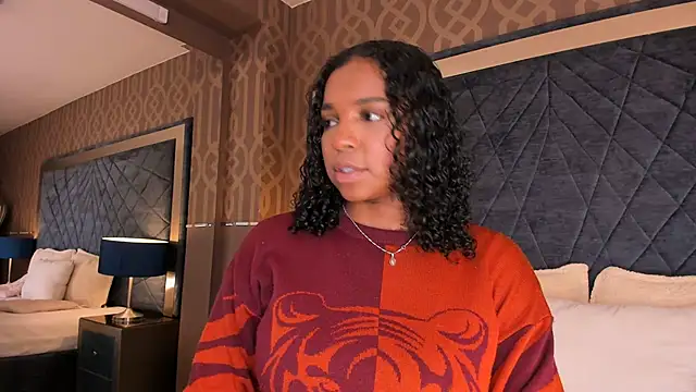 Snapshot of LisaMendez chatting on 5, 7, 2026 LisaMendez online show from 5, 7, 2026