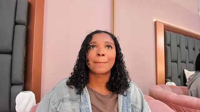 LisaMendez online show from 22, 10, 2025