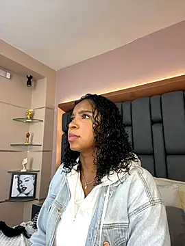 LisaMendez online show from 2, 10, 2025