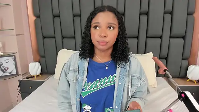 LisaMendez online show from 24, 10, 2025