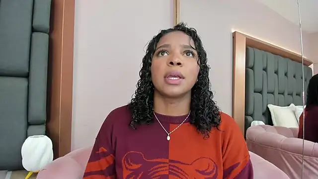 LisaMendez online show from 12, 11, 2025