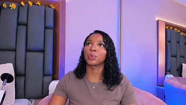 LisaMendez online show from 28, 11, 2025