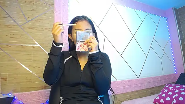 isabella rossee online show from 12, 11, 2025