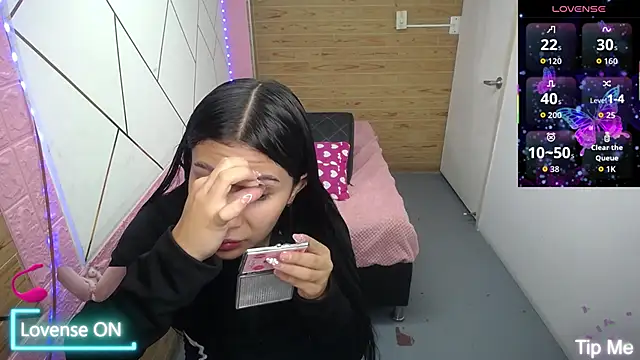 isabella rossee online show from 28, 10, 2025