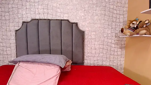 Snapshot of chloe_leroy_ chatting on 18, 9, 2025 chloe leroy online show from 18, 9, 2025