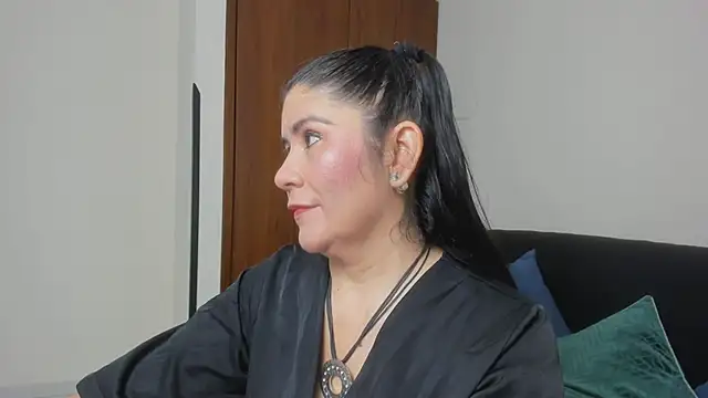 Snapshot of kiraGeiner chatting on 8, 6, 2026 kiraGeiner online show from 8, 6, 2026