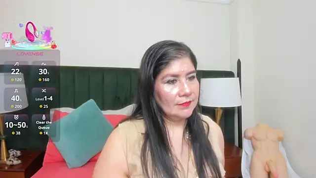 kiraGeiner online show from 23, 10, 2025