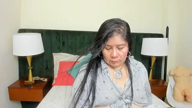 kiraGeiner online show from 20, 10, 2025