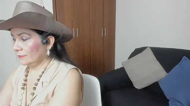 kiraGeiner online show from 8, 5, 2026