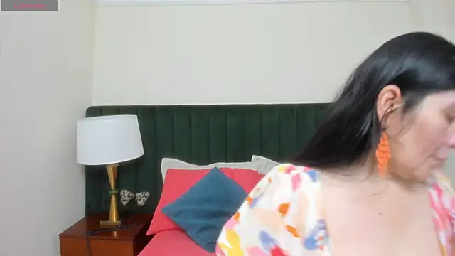 kiraGeiner online show from 28, 10, 2025