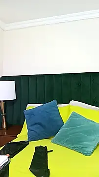 kiraGeiner online show from 6, 11, 2025