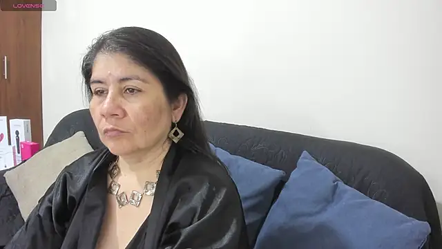 kiraGeiner online show from 23, 11, 2025