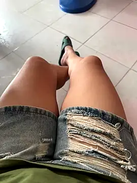 sharon-Hanna online show from 2, 12, 2025