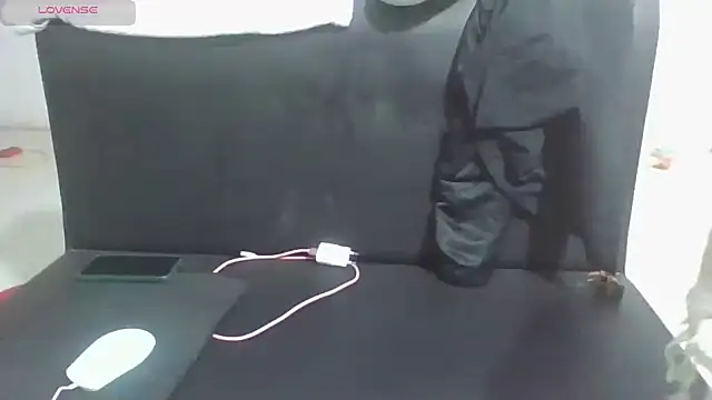 Owe chan online show from 2, 11, 2025