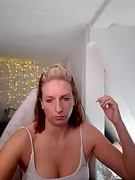 SexyJulia21 online show from 28, 2, 2025