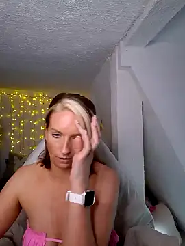 SexyJulia21 online show from 11, 3, 2025