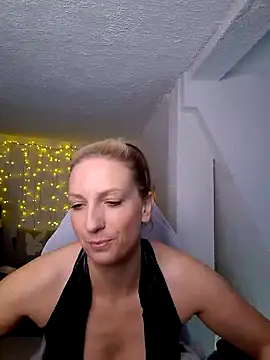 SexyJulia21 online show from 25, 2, 2025