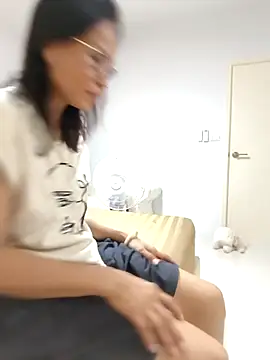 Mama Eva 1 online show from 25, 2, 2026