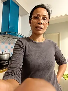 Mama Eva 1 online show from 25, 4, 2026