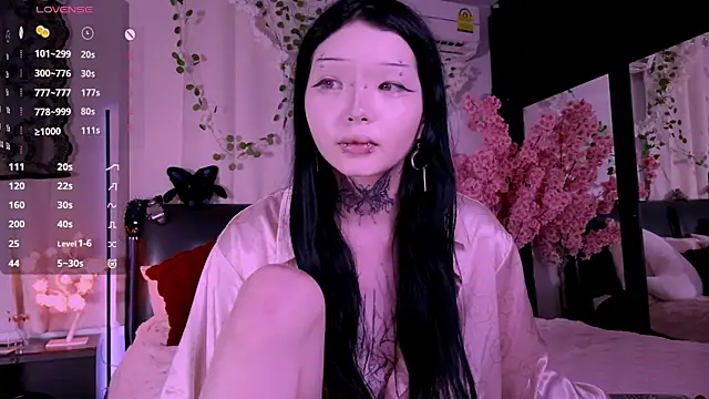 Lein Bone online show from 10, 11, 2025