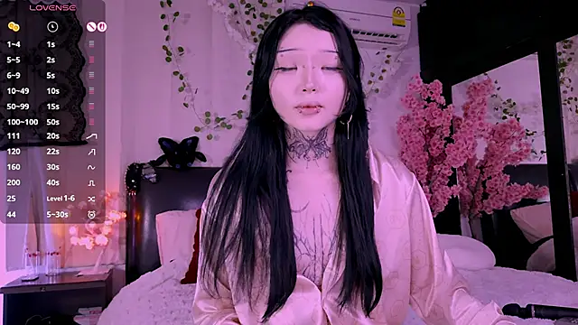 Lein Bone online show from 7, 11, 2025