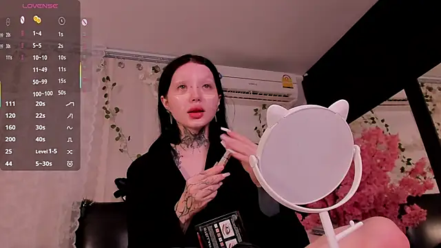 Lein Bone online show from 5, 10, 2025