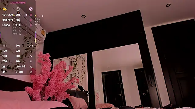 Lein Bone online show from 4, 10, 2025