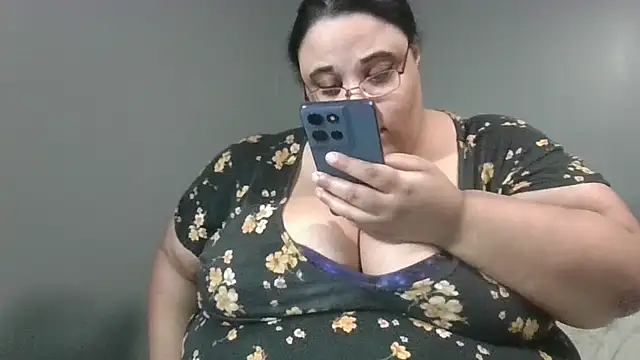 SexyBBW10790 online show from 29, 4, 2026