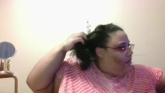 Snapshot of SexyBBW10790 chatting on 25, 10, 2025 SexyBBW10790 online show from 25, 10, 2025