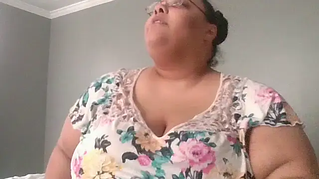 Snapshot of SexyBBW10790 chatting on 17, 2, 2026 SexyBBW10790 online show from 17, 2, 2026