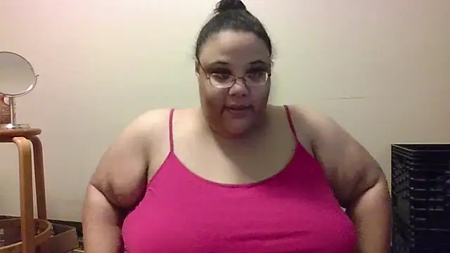 Snapshot of SexyBBW10790 chatting on 7, 11, 2025 SexyBBW10790 online show from 7, 11, 2025