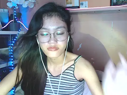 Snapshot of skinny_gracie chatting on 3, 12, 2025 skinny gracie online show from 3, 12, 2025