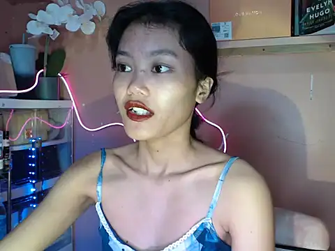 Snapshot of skinny_gracie chatting on 29, 10, 2025 skinny gracie online show from 29, 10, 2025