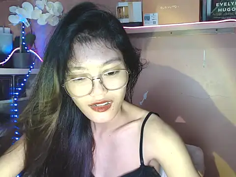 Snapshot of skinny_gracie chatting on 1, 12, 2025 skinny gracie online show from 1, 12, 2025